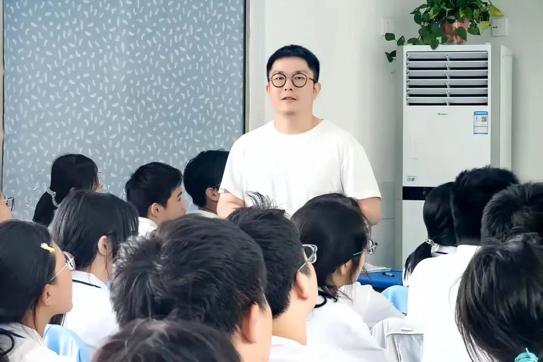 阳光鹿峰|我校承办昆山市教学四片初三数学教学研讨活动-第37张图片-四季读书网 阳光鹿峰|我校承办昆山市教学四片初三数学教学研讨活动-第37张图片-四季读书网
