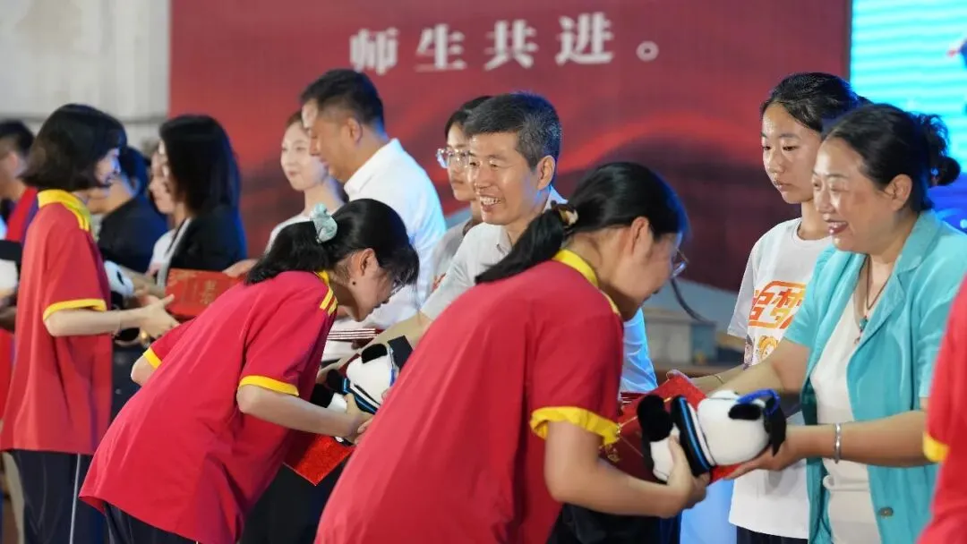 招远高考创佳绩,180万再投拔尖人才培养!这钱花得值不值?-第2张图片-四季读书网 招远高考创佳绩,180万再投拔尖人才培养!这钱花得值不值?-第2张图片-四季读书网