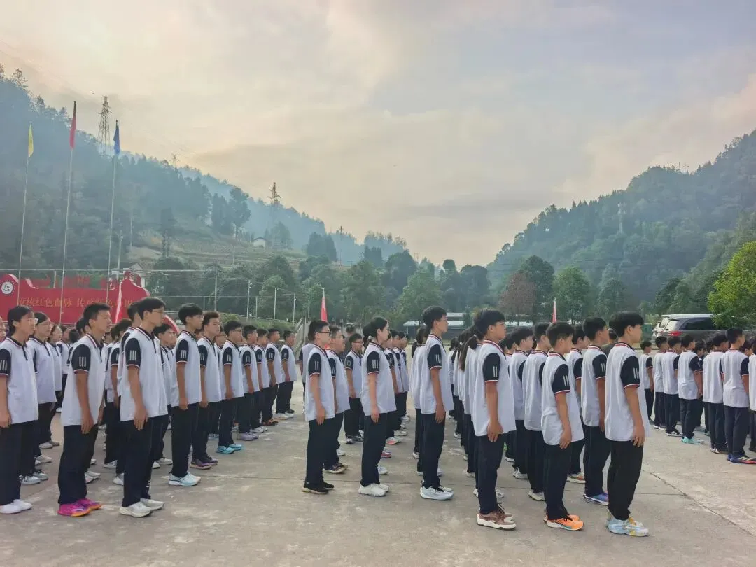 九月新程‖城口育才“土豆高手”登场!初一少年的自我介绍,藏着青春最本真的模样-第1张图片-四季读书网