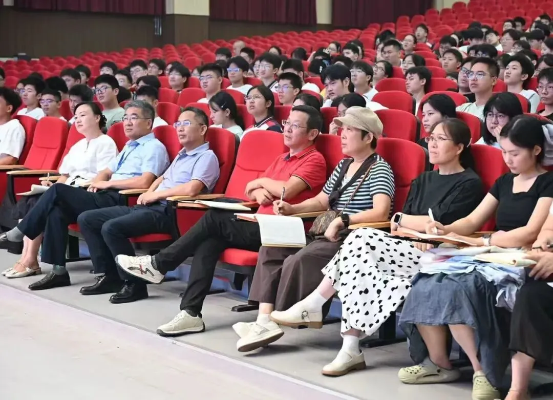 拨开备考迷雾,聚力一轮突围——我校开展高考语文一轮复习专题讲座-第16张图片-四季读书网 拨开备考迷雾,聚力一轮突围——我校开展高考语文一轮复习专题讲座-第16张图片-四季读书网
