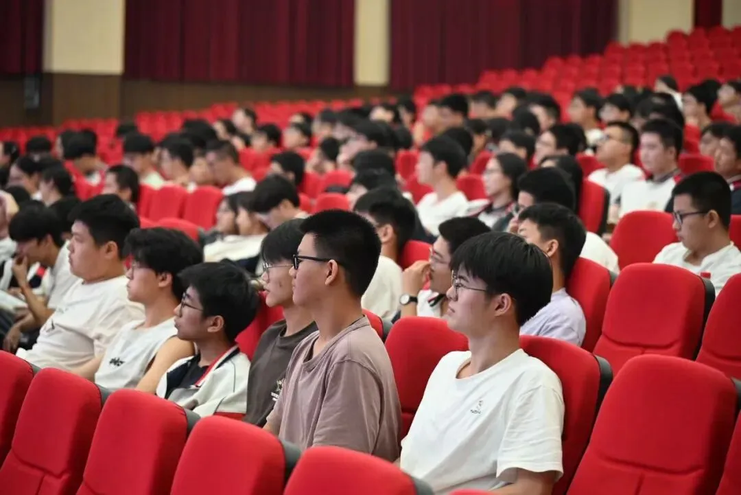 拨开备考迷雾,聚力一轮突围——我校开展高考语文一轮复习专题讲座-第19张图片-四季读书网 拨开备考迷雾,聚力一轮突围——我校开展高考语文一轮复习专题讲座-第19张图片-四季读书网