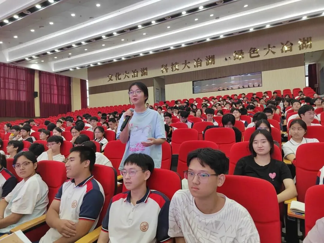 拨开备考迷雾,聚力一轮突围——我校开展高考语文一轮复习专题讲座-第21张图片-四季读书网 拨开备考迷雾,聚力一轮突围——我校开展高考语文一轮复习专题讲座-第21张图片-四季读书网