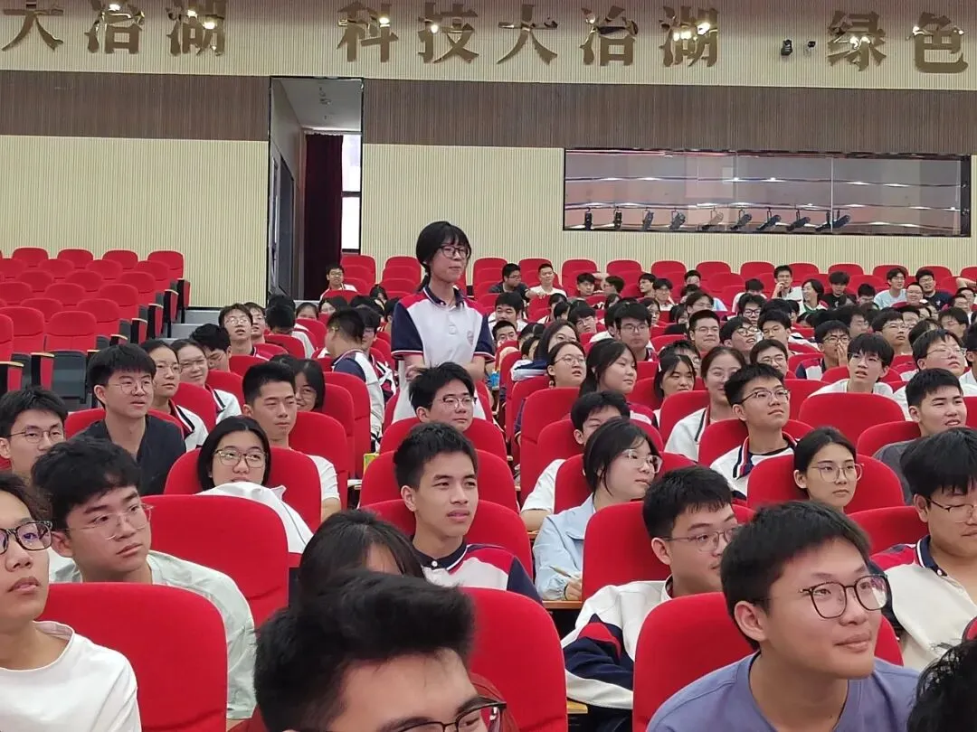 拨开备考迷雾,聚力一轮突围——我校开展高考语文一轮复习专题讲座-第22张图片-四季读书网 拨开备考迷雾,聚力一轮突围——我校开展高考语文一轮复习专题讲座-第22张图片-四季读书网