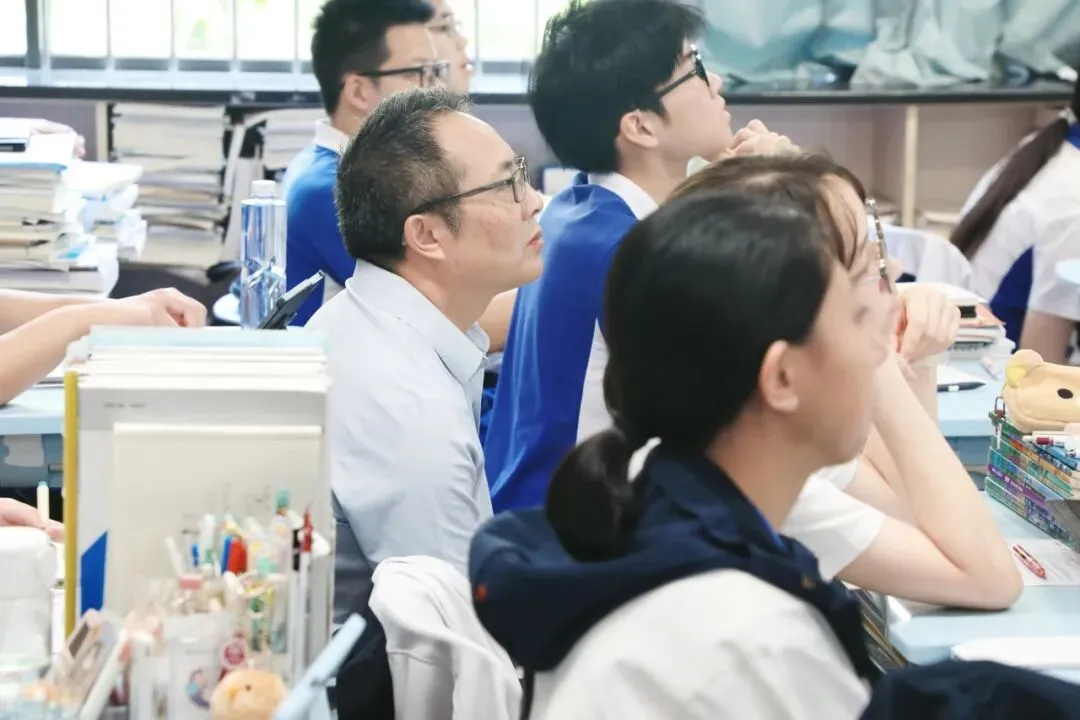 视导赋能明方向,深耕课堂备高考|龙岗区教科院专家莅临华中师大龙岗附中开展高三教学视导-第8张图片-四季读书网 视导赋能明方向,深耕课堂备高考|龙岗区教科院专家莅临华中师大龙岗附中开展高三教学视导-第8张图片-四季读书网