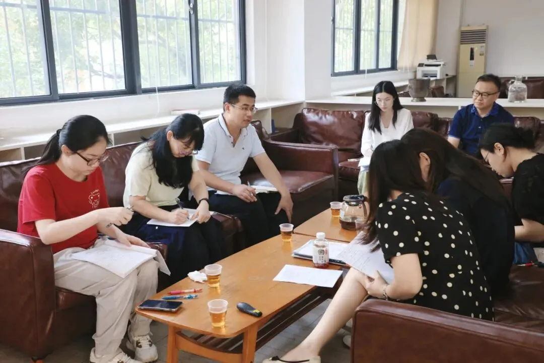 视导赋能明方向,深耕课堂备高考|龙岗区教科院专家莅临华中师大龙岗附中开展高三教学视导-第41张图片-四季读书网 视导赋能明方向,深耕课堂备高考|龙岗区教科院专家莅临华中师大龙岗附中开展高三教学视导-第41张图片-四季读书网