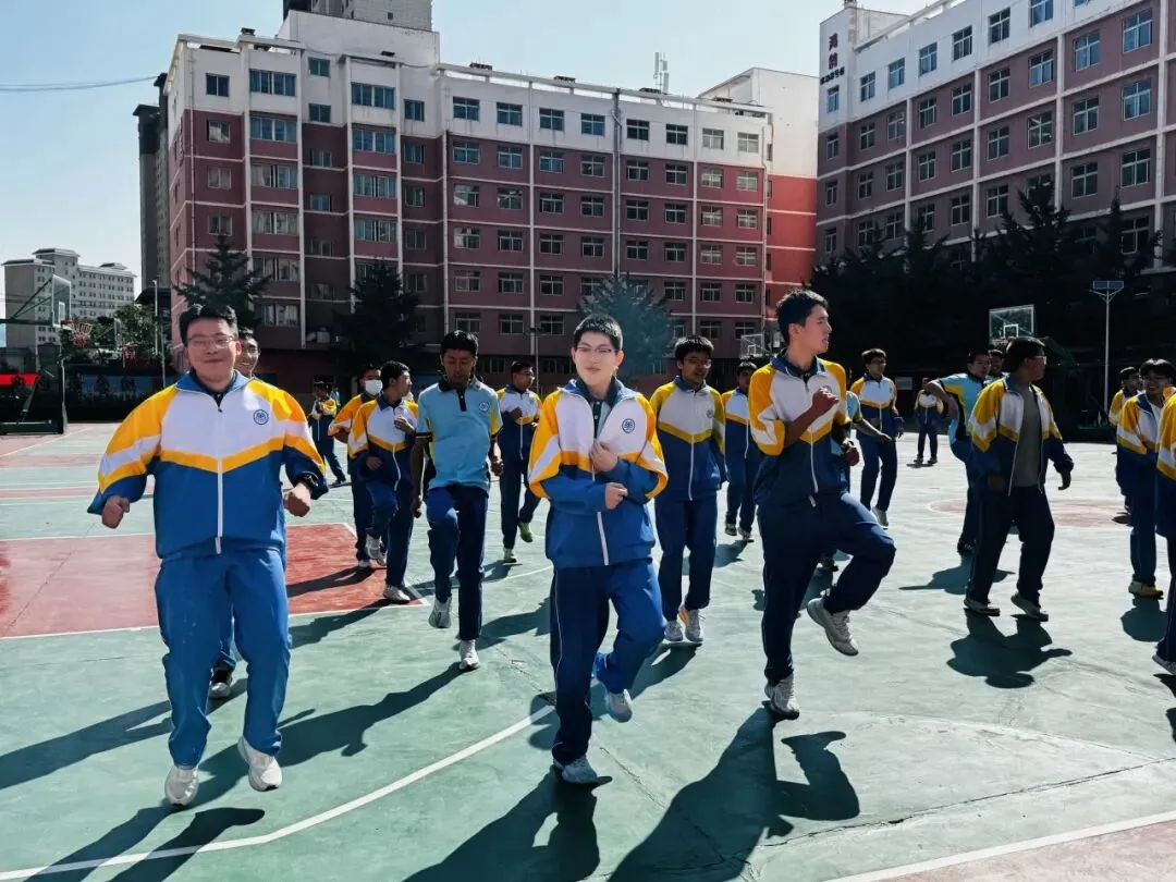 蓄力体育中考,兰州成功学校初三年级备战体育中考纪实-第14张图片-四季读书网 蓄力体育中考,兰州成功学校初三年级备战体育中考纪实-第14张图片-四季读书网