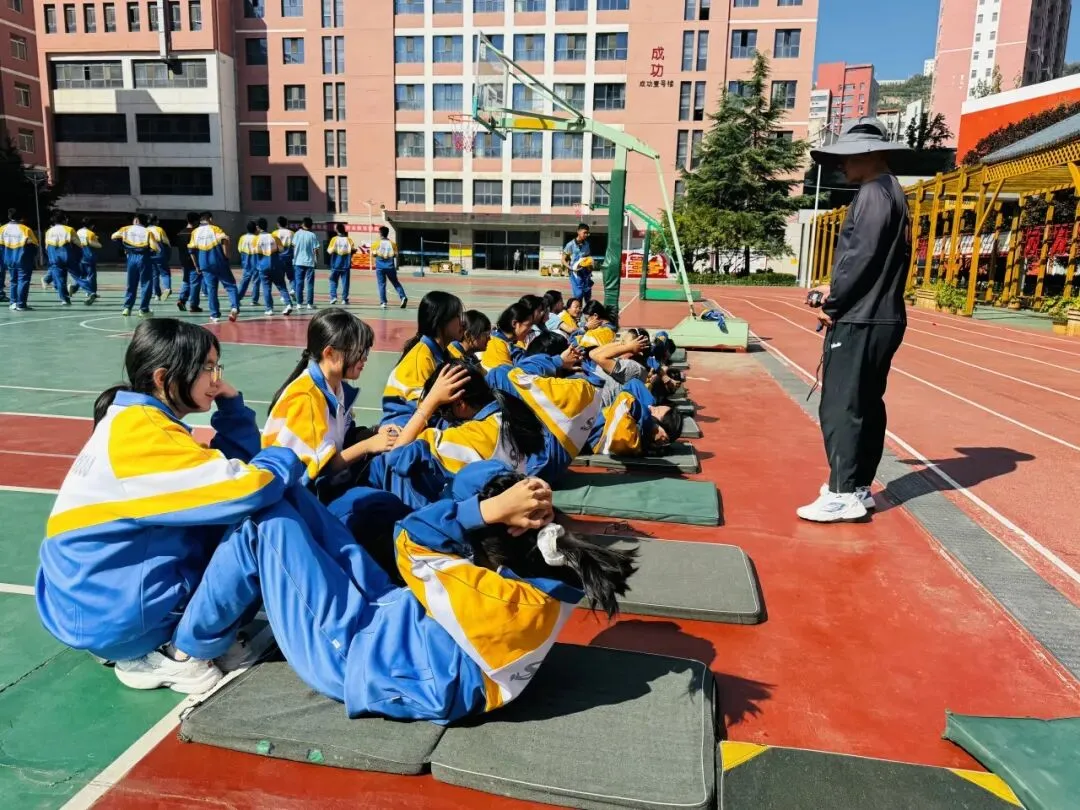 蓄力体育中考,兰州成功学校初三年级备战体育中考纪实-第17张图片-四季读书网 蓄力体育中考,兰州成功学校初三年级备战体育中考纪实-第17张图片-四季读书网