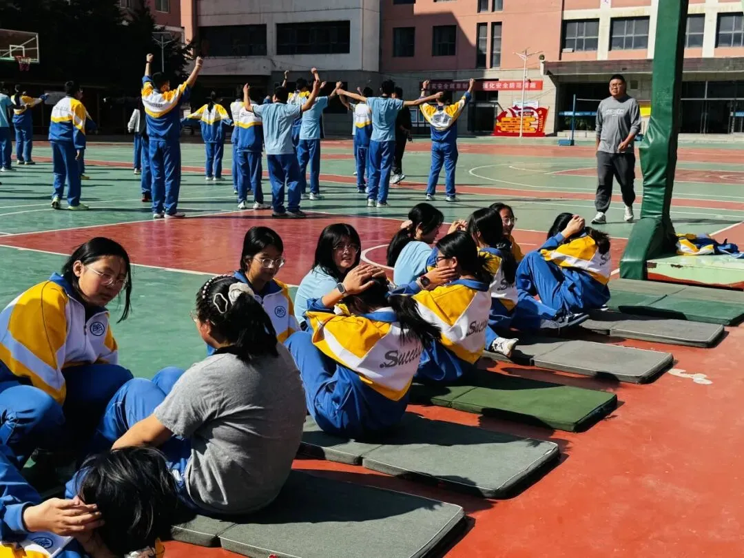 蓄力体育中考,兰州成功学校初三年级备战体育中考纪实-第19张图片-四季读书网 蓄力体育中考,兰州成功学校初三年级备战体育中考纪实-第19张图片-四季读书网