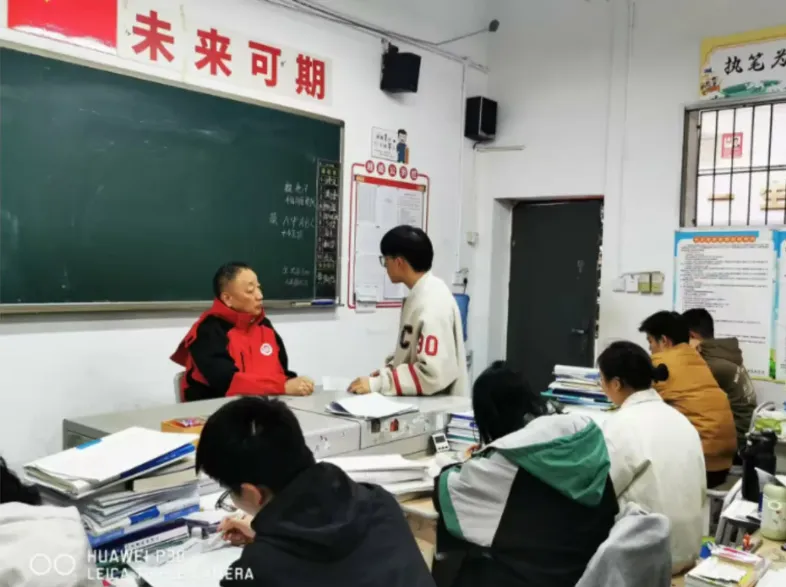 奥林教育初三全托----中等生冲市重点的“精准解题者”-第8张图片-四季读书网