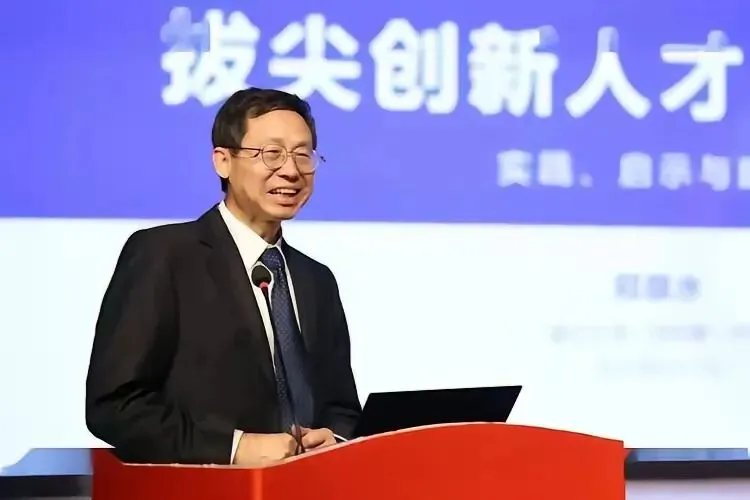 中科院赣籍院士郑泉水:一千多位高考状元,几乎没有人成为顶尖人才!-第1张图片-四季读书网