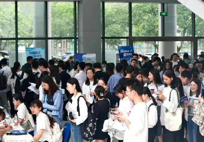 2027届河北高考家长:填志愿前,先算清楚这笔账-第2张图片-四季读书网 2027届河北高考家长:填志愿前,先算清楚这笔账-第2张图片-四季读书网