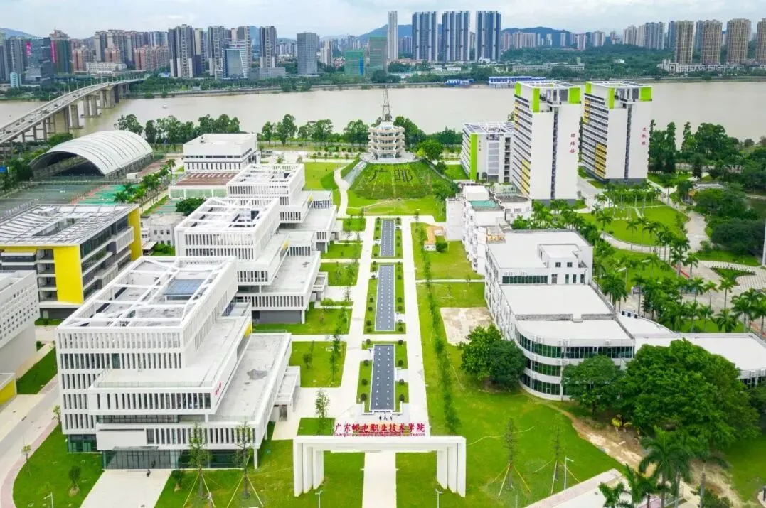 广东邮电职业技术学院2026年春季高考招生录取情况(含3+证书/学考)-第12张图片-四季读书网 广东邮电职业技术学院2026年春季高考招生录取情况(含3+证书/学考)-第12张图片-四季读书网