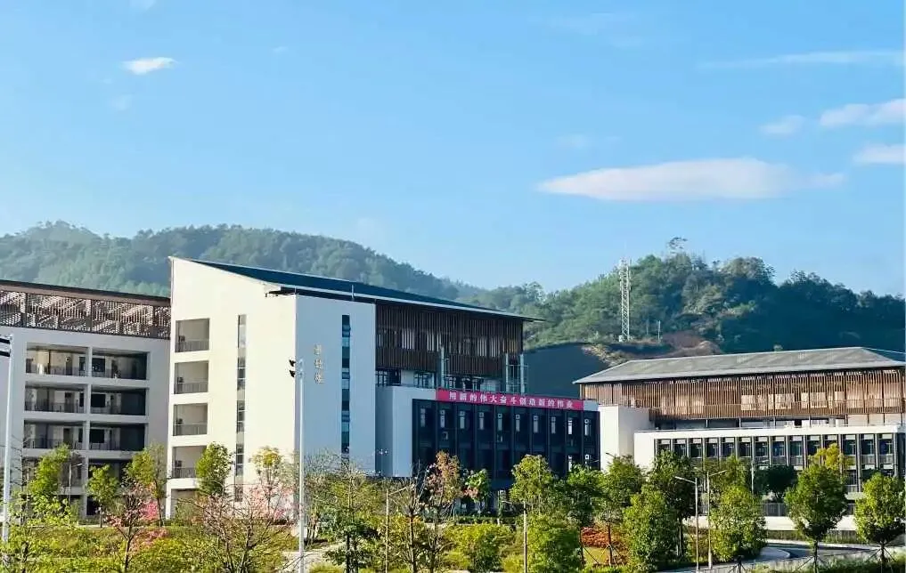 广东云浮中医药职业学院2026年春季高考招生录取情况(含3+证书/学考)-第8张图片-四季读书网 广东云浮中医药职业学院2026年春季高考招生录取情况(含3+证书/学考)-第8张图片-四季读书网