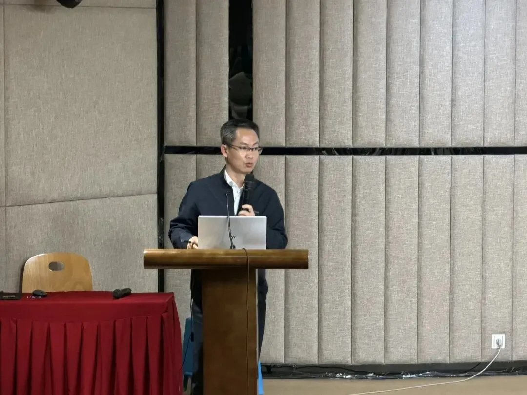 锚定高考目标 汇聚备考合力——我校召开本科部、综高部 2024 级高三备考启动会-第5张图片-四季读书网 锚定高考目标 汇聚备考合力——我校召开本科部、综高部 2024 级高三备考启动会-第5张图片-四季读书网