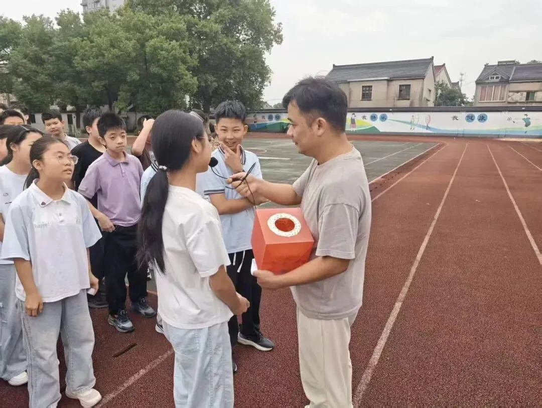 凝聚心力量,共筑同窗情——铜罗中学初一年级心理团辅活动-第13张图片-四季读书网