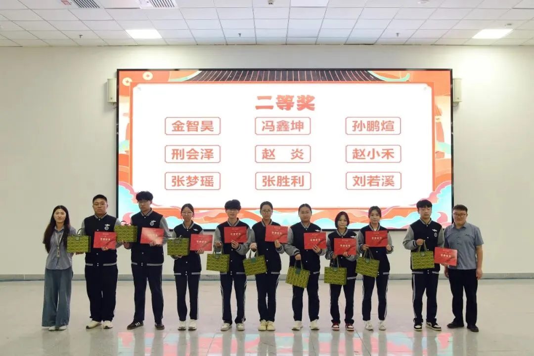 中考不拔尖,还能上大学吗?四方升学部这场表彰,给家长和孩子一个答案-第5张图片-四季读书网 中考不拔尖,还能上大学吗?四方升学部这场表彰,给家长和孩子一个答案-第5张图片-四季读书网