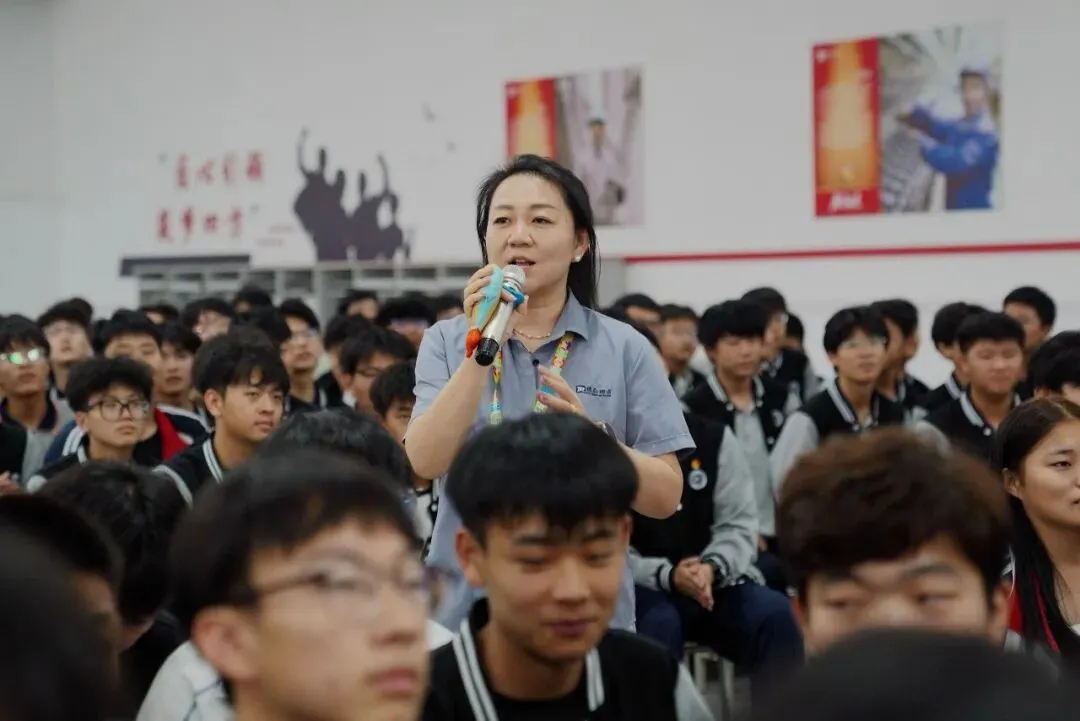 中考不拔尖,还能上大学吗?四方升学部这场表彰,给家长和孩子一个答案-第9张图片-四季读书网 中考不拔尖,还能上大学吗?四方升学部这场表彰,给家长和孩子一个答案-第9张图片-四季读书网