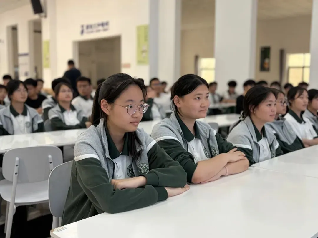 树恩黄河南校区初三心理讲座:按下“冷静开关”,轻松迎中考-第3张图片-四季读书网 树恩黄河南校区初三心理讲座:按下“冷静开关”,轻松迎中考-第3张图片-四季读书网