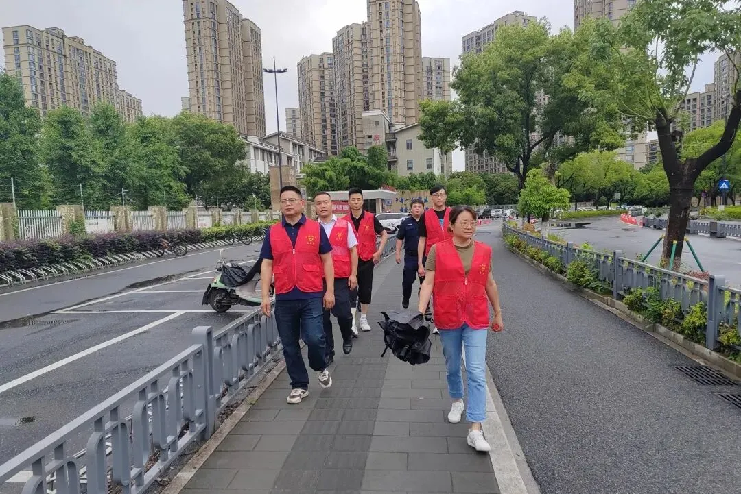 逐梦落幕 温暖不散!汀城社区圆满完成中考护航保障工作-第3张图片-四季读书网 逐梦落幕 温暖不散!汀城社区圆满完成中考护航保障工作-第3张图片-四季读书网