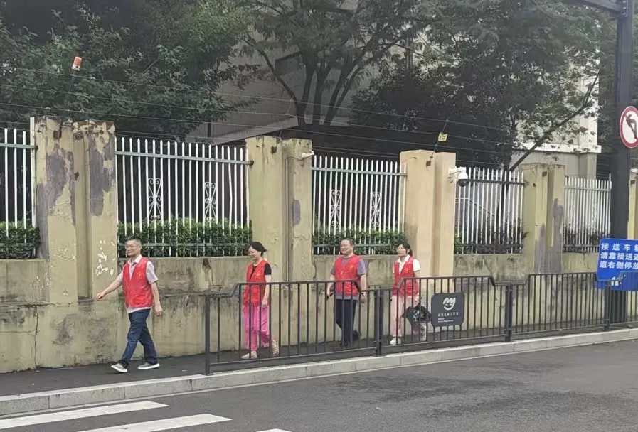 逐梦落幕 温暖不散!汀城社区圆满完成中考护航保障工作-第4张图片-四季读书网 逐梦落幕 温暖不散!汀城社区圆满完成中考护航保障工作-第4张图片-四季读书网
