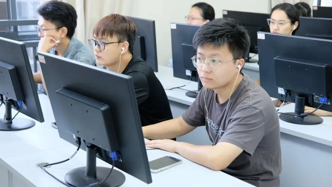 执医技能考试怎么考?这场模拟考把“考场”搬进实训中心-第3张图片-四季读书网 执医技能考试怎么考?这场模拟考把“考场”搬进实训中心-第3张图片-四季读书网