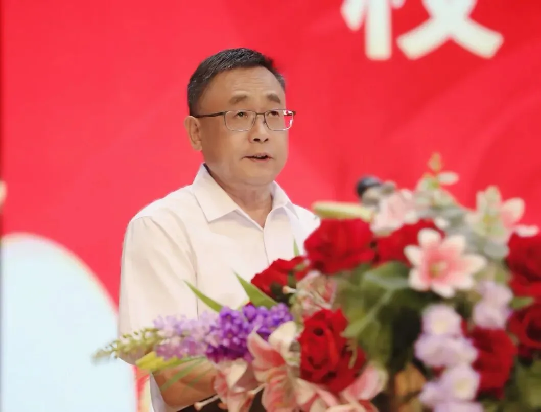少年当扶摇,砺剑启新程 ——我校举行初三年级动员大会-第33张图片-四季读书网
