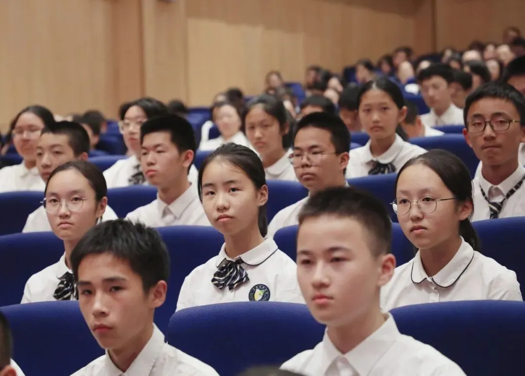 少年当扶摇,砺剑启新程 ——我校举行初三年级动员大会-第39张图片-四季读书网