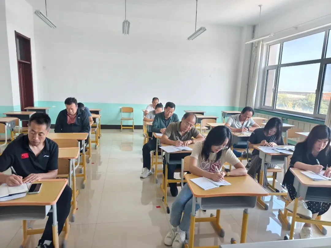 启智笃学|研析高考新动向,聚力深耕备征程——我校高考学科开展2027年专题集体教研活动-第10张图片-四季读书网 启智笃学|研析高考新动向,聚力深耕备征程——我校高考学科开展2027年专题集体教研活动-第10张图片-四季读书网