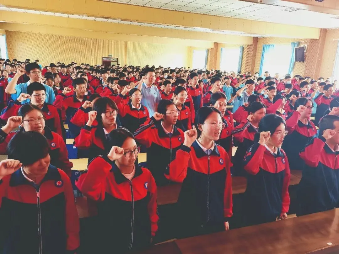 连搭中学举行中考冲刺动员大会-第7张图片-四季读书网 连搭中学举行中考冲刺动员大会-第7张图片-四季读书网
