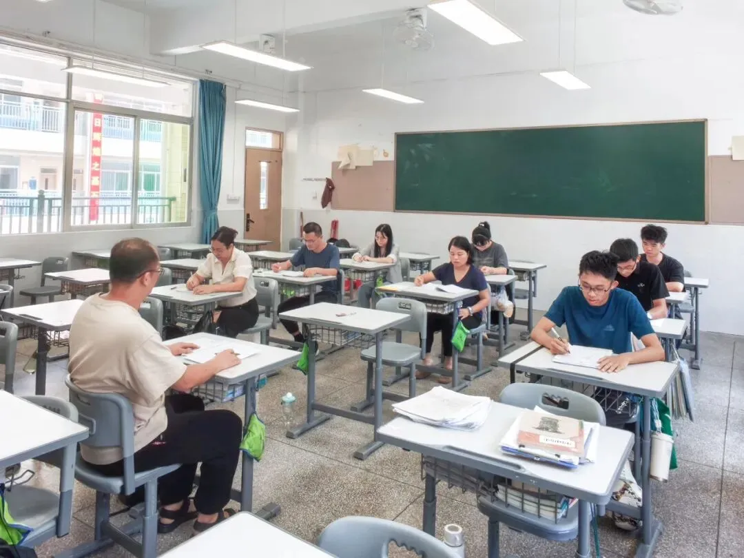 深化真题研究 把握教学方向丨初中部开展专题教研活动-第10张图片-四季读书网 深化真题研究 把握教学方向丨初中部开展专题教研活动-第10张图片-四季读书网