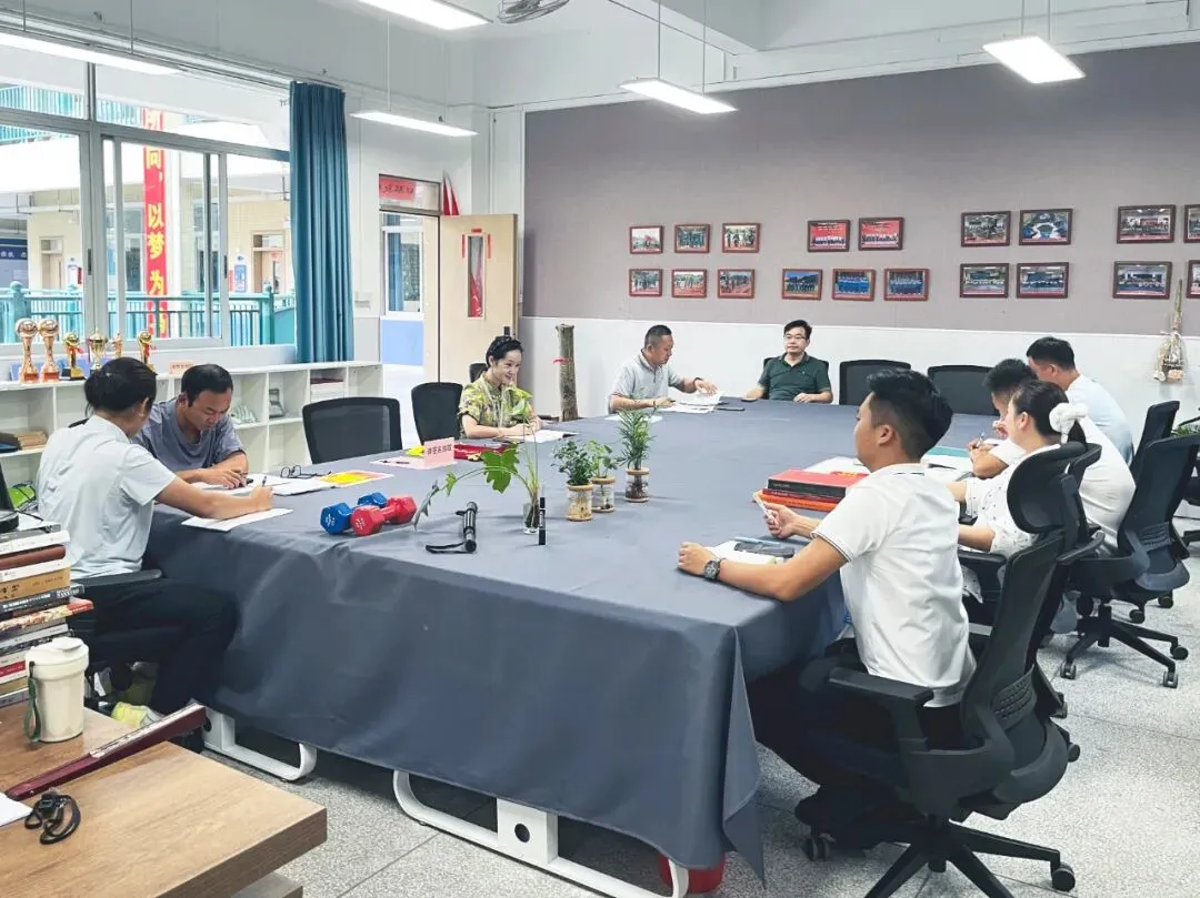 深化真题研究 把握教学方向丨初中部开展专题教研活动-第13张图片-四季读书网 深化真题研究 把握教学方向丨初中部开展专题教研活动-第13张图片-四季读书网