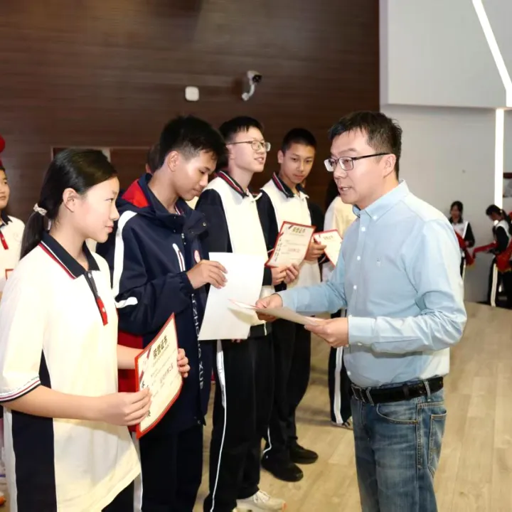 聚力初三启新程·榜样领航勇争先 | 成都四十九中枫林校区初三年级表彰大会圆满举行-第11张图片-四季读书网