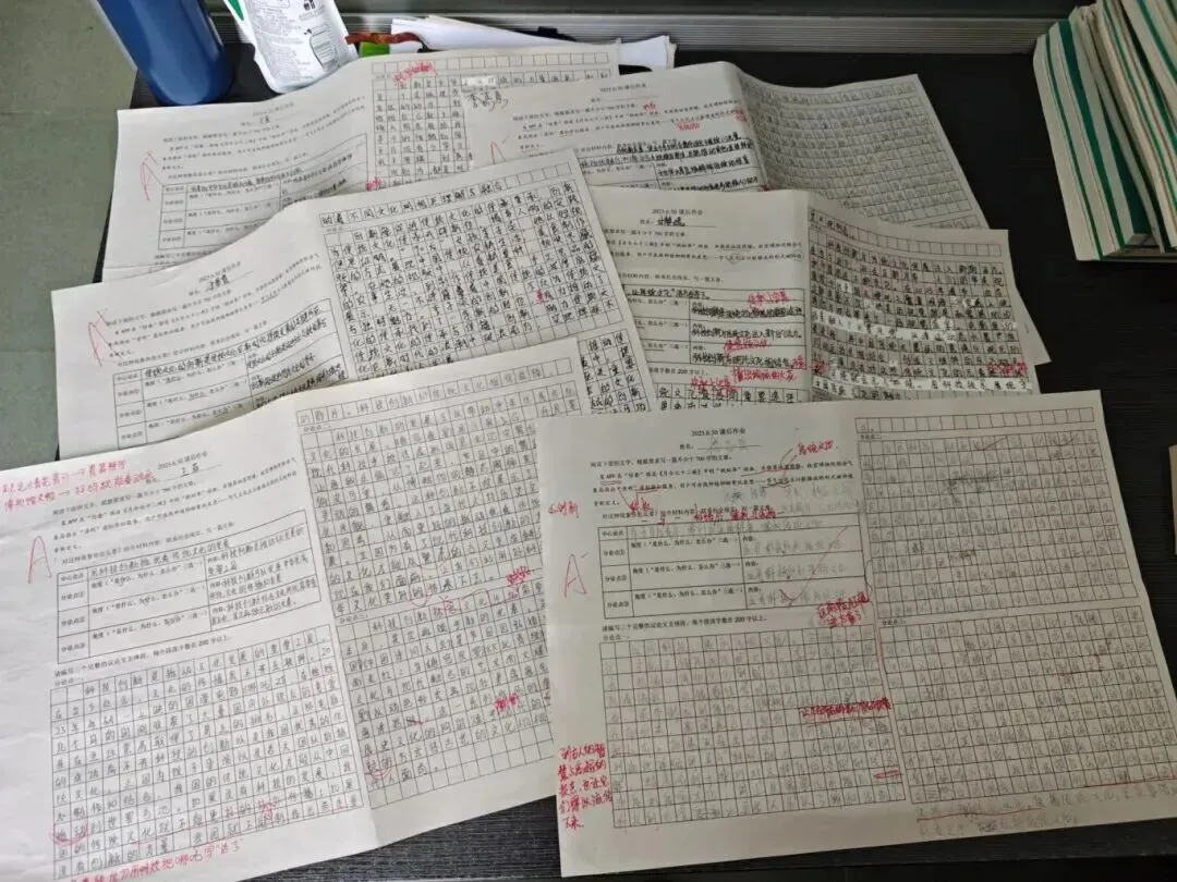 不想当夏季高考的炮灰,选择当春季高考的上岸选手!广轻大校内学考辅导班助力!-第39张图片-四季读书网