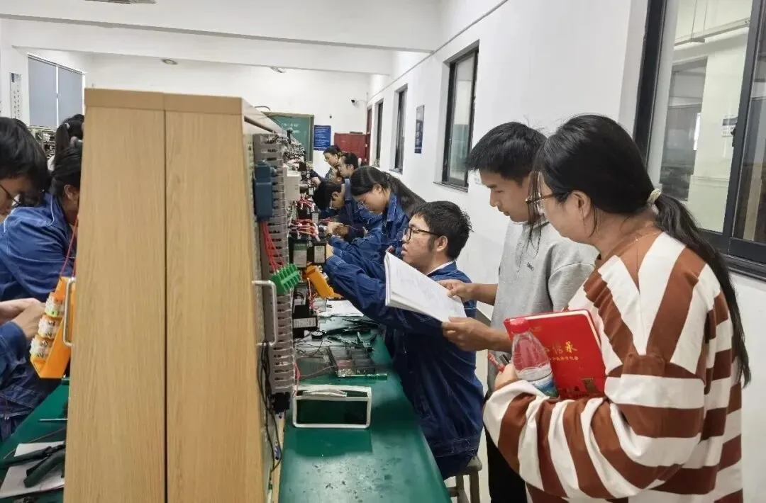 对标职教标杆,蓄力职教高考!用心守护每一位孩子的升学希望-第8张图片-四季读书网 对标职教标杆,蓄力职教高考!用心守护每一位孩子的升学希望-第8张图片-四季读书网