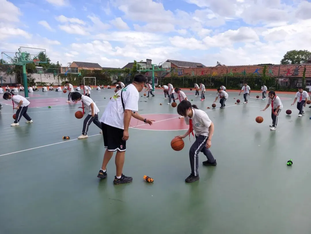【教学教研】教研赋能课堂 聚力备战中考——树人学校南门街校区开展初三年级体育公开课教研活动-第2张图片-四季读书网 【教学教研】教研赋能课堂 聚力备战中考——树人学校南门街校区开展初三年级体育公开课教研活动-第2张图片-四季读书网