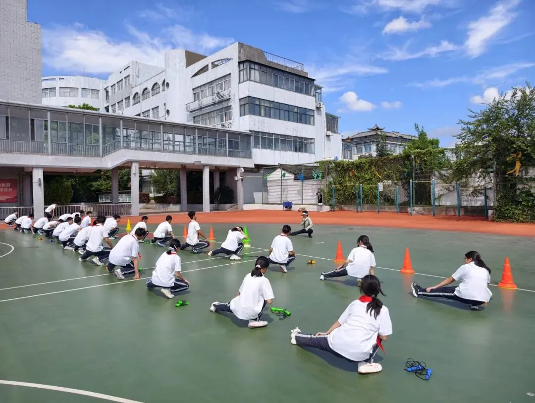 【教学教研】教研赋能课堂 聚力备战中考——树人学校南门街校区开展初三年级体育公开课教研活动-第3张图片-四季读书网 【教学教研】教研赋能课堂 聚力备战中考——树人学校南门街校区开展初三年级体育公开课教研活动-第3张图片-四季读书网