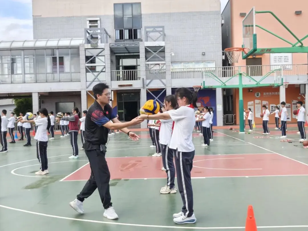 【教学教研】教研赋能课堂 聚力备战中考——树人学校南门街校区开展初三年级体育公开课教研活动-第4张图片-四季读书网 【教学教研】教研赋能课堂 聚力备战中考——树人学校南门街校区开展初三年级体育公开课教研活动-第4张图片-四季读书网