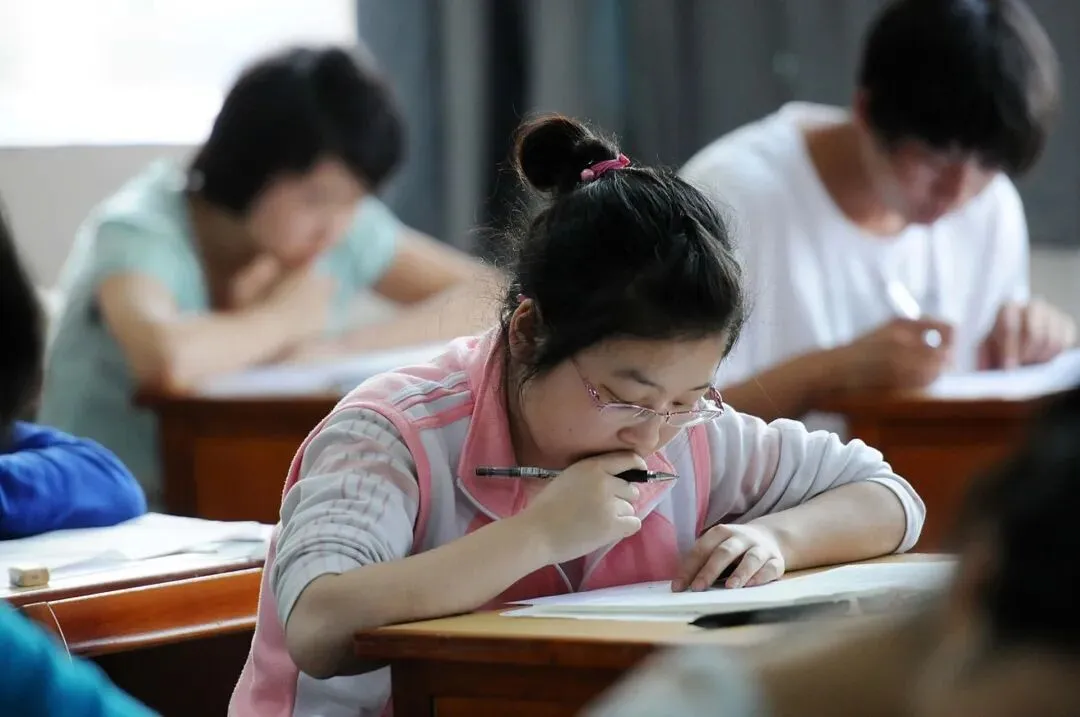 上了高中才明白,中考多考几分,可能比高中拼命三年更值钱!-第4张图片-四季读书网 上了高中才明白,中考多考几分,可能比高中拼命三年更值钱!-第4张图片-四季读书网