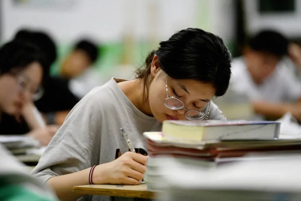 上了高中才明白,中考多考几分,可能比高中拼命三年更值钱!-第5张图片-四季读书网 上了高中才明白,中考多考几分,可能比高中拼命三年更值钱!-第5张图片-四季读书网