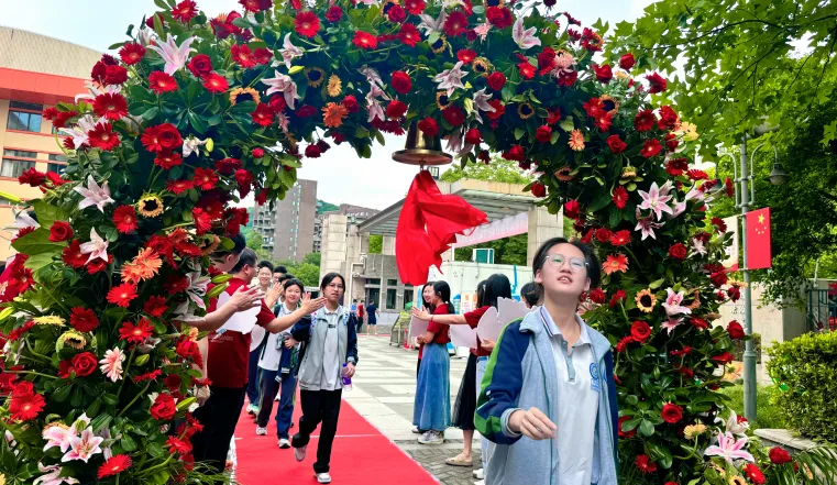 今日中考启幕!9.5万名考生奔赴梦想-第6张图片-四季读书网 今日中考启幕!9.5万名考生奔赴梦想-第6张图片-四季读书网