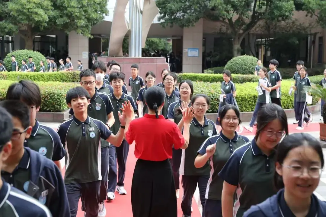 今日中考启幕!9.5万名考生奔赴梦想-第25张图片-四季读书网 今日中考启幕!9.5万名考生奔赴梦想-第25张图片-四季读书网