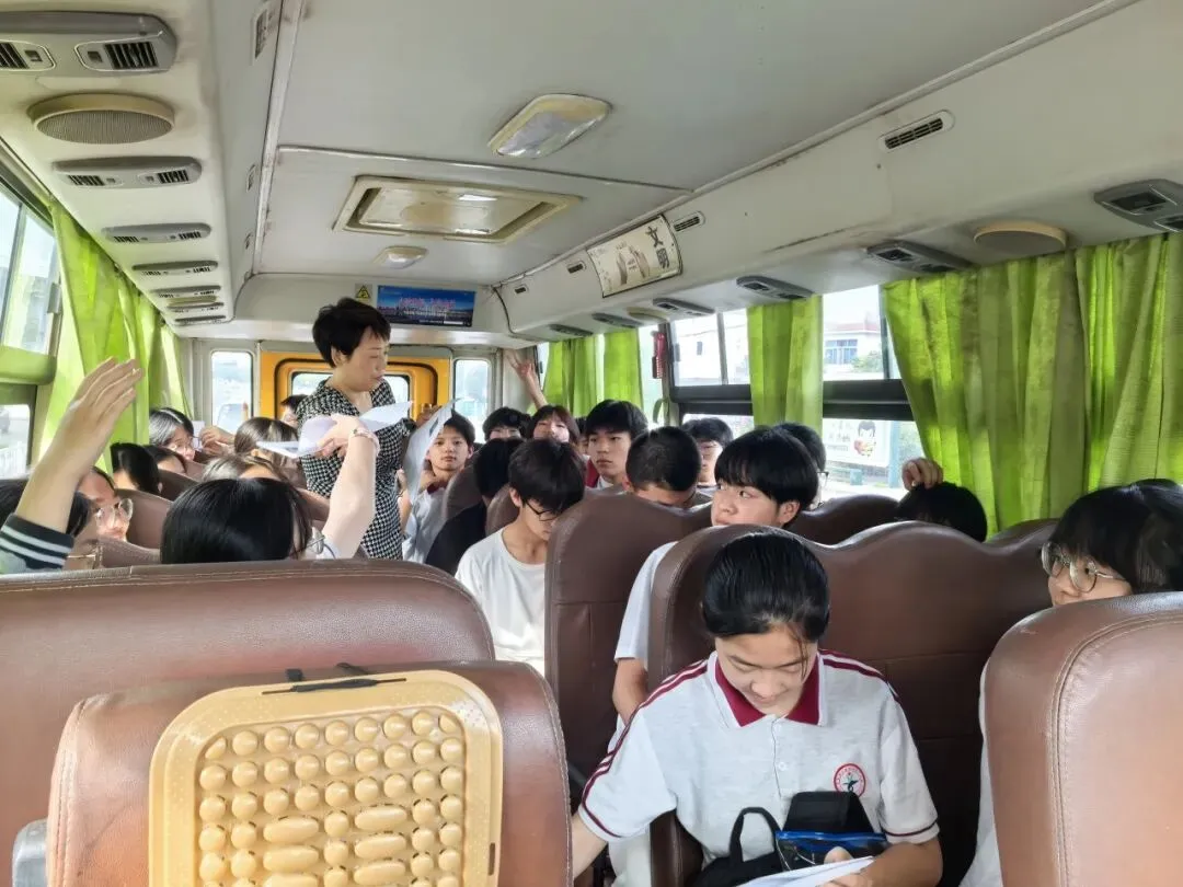 今日中考启幕!9.5万名考生奔赴梦想-第36张图片-四季读书网 今日中考启幕!9.5万名考生奔赴梦想-第36张图片-四季读书网