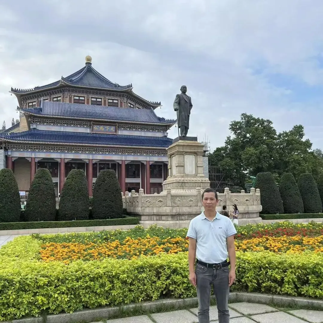 铸魂强师 奋进有我 | 普宁市华侨中学高考成绩优秀团队师生风采(二)-第27张图片-四季读书网 铸魂强师 奋进有我 | 普宁市华侨中学高考成绩优秀团队师生风采(二)-第27张图片-四季读书网