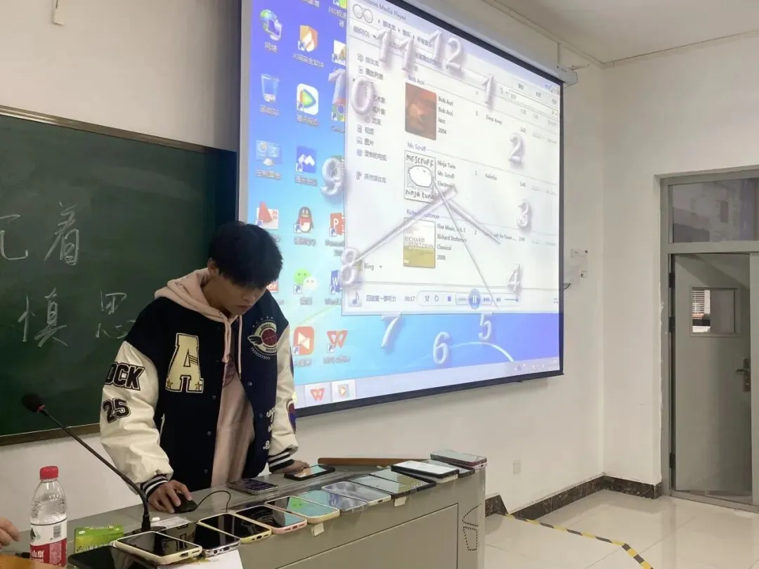 直击艺术学院四六级模拟考现场-第4张图片-四季读书网 直击艺术学院四六级模拟考现场-第4张图片-四季读书网