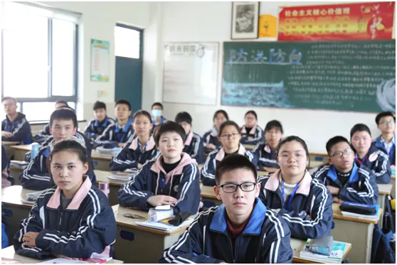 50秒|央视CCTV13点赞椒江初三、高三复学-第10张图片-四季读书网 50秒|央视CCTV13点赞椒江初三、高三复学-第10张图片-四季读书网