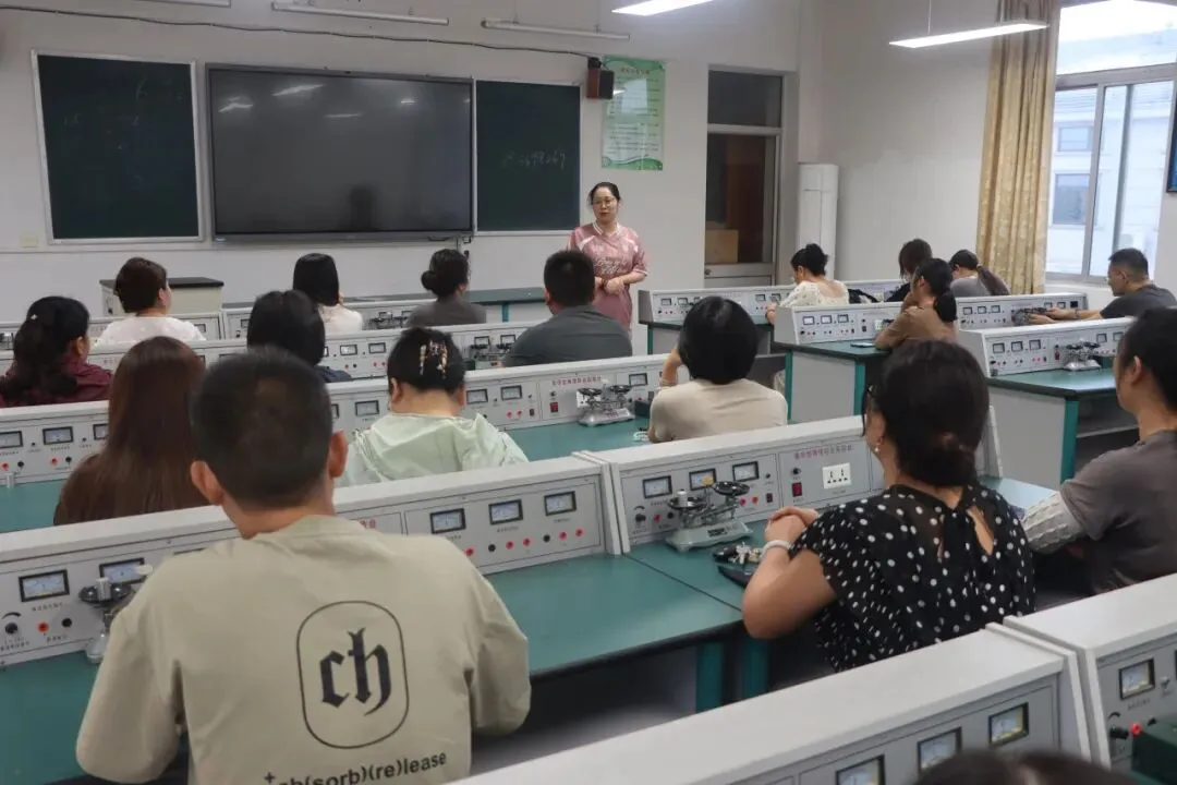 家校携手共深耕,青春逐梦正当时|初一、初三家长会圆满举行-第28张图片-四季读书网