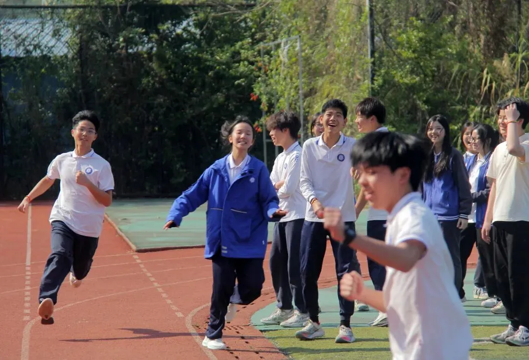 矢志中考酬壮志,扬鞭百日启新程——广州思源学校九年级中考百日誓师大会-第27张图片-四季读书网 矢志中考酬壮志,扬鞭百日启新程——广州思源学校九年级中考百日誓师大会-第27张图片-四季读书网