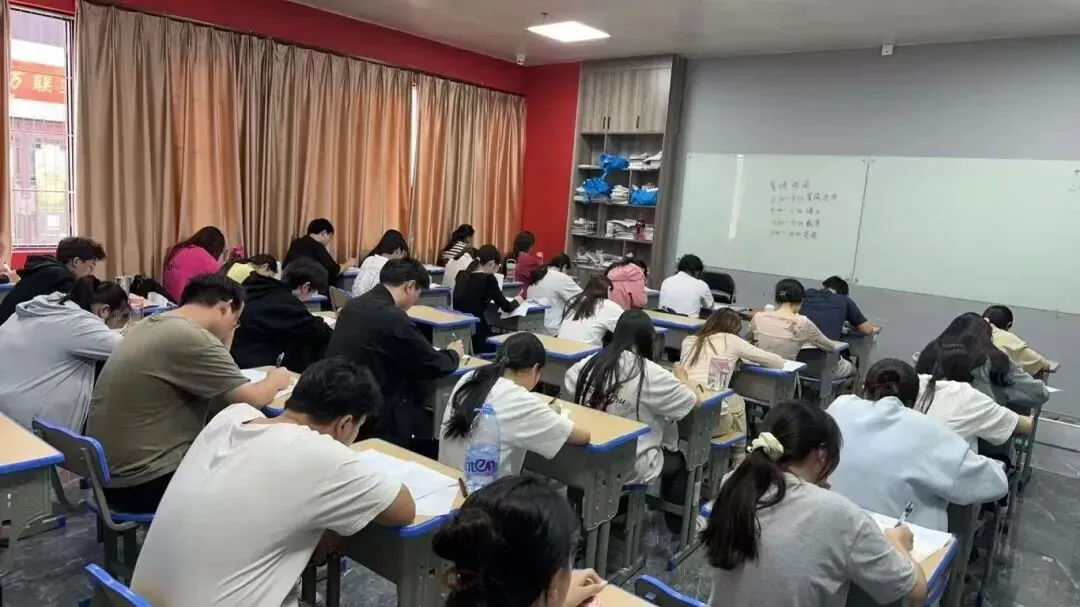 2026 年学吧教育 3 + 证书高职高考清远弘毅校区火热招生中!小班教学,个性化辅导,团报优惠力度大,助力中职生圆梦全日制大学!-第94张图片-四季读书网