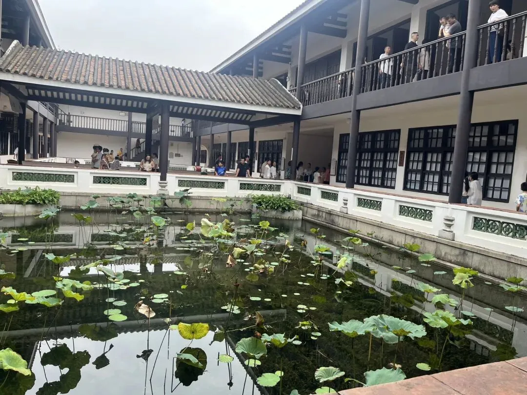 历史不能遗忘,但是中考改革历史准备不记入,英语作为一门外交语言却把分数从120分提到150分,实际在中国有多少人出到社会真正用到英语?-第2张图片-四季读书网 历史不能遗忘,但是中考改革历史准备不记入,英语作为一门外交语言却把分数从120分提到150分,实际在中国有多少人出到社会真正用到英语?-第2张图片-四季读书网