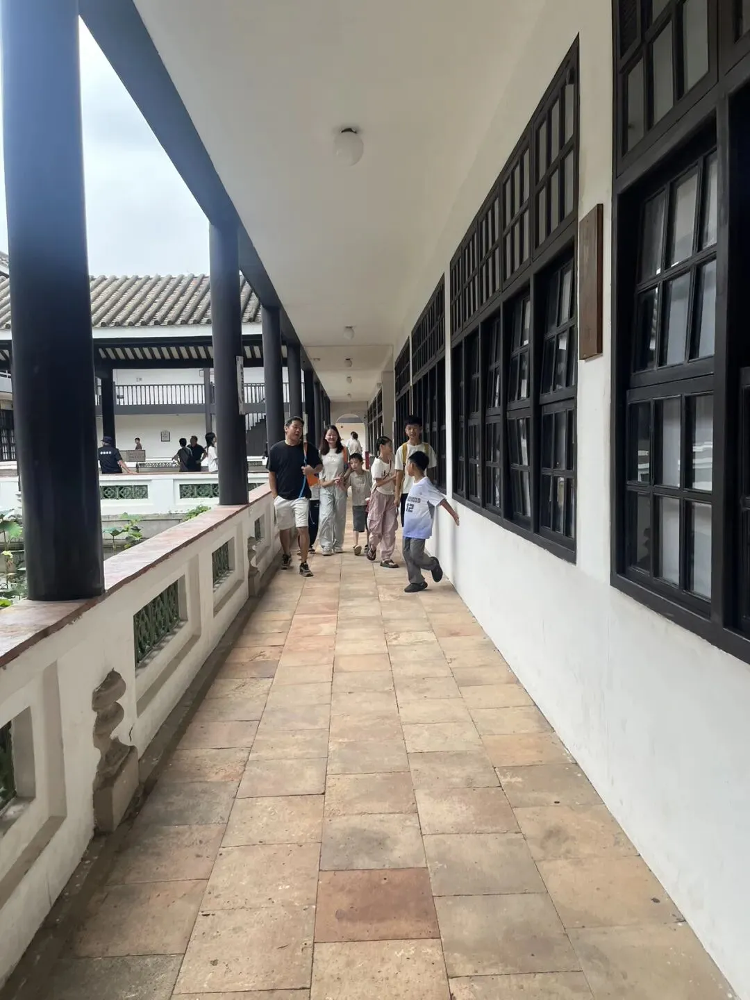 历史不能遗忘,但是中考改革历史准备不记入,英语作为一门外交语言却把分数从120分提到150分,实际在中国有多少人出到社会真正用到英语?-第9张图片-四季读书网 历史不能遗忘,但是中考改革历史准备不记入,英语作为一门外交语言却把分数从120分提到150分,实际在中国有多少人出到社会真正用到英语?-第9张图片-四季读书网